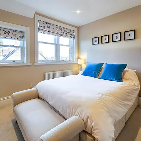 Exclusive 3 Bedroom Penthouse - 2 Bath & Mezzanine