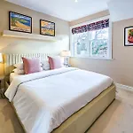 Exclusive 3 Bedroom Penthouse - 2 Bath & Mezzanine