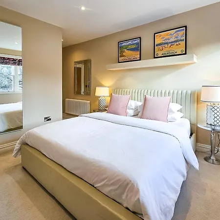 Exclusive 3 Bedroom Penthouse - 2 Bath & Mezzanine * 해러게이트