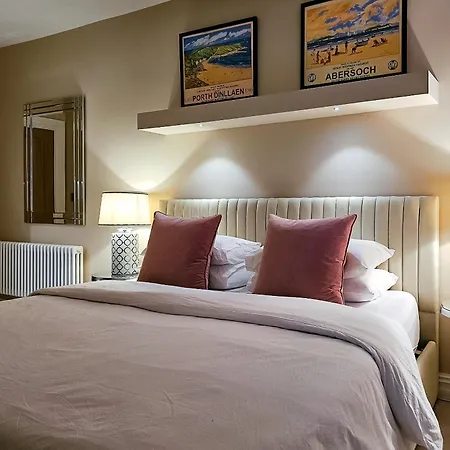 Exclusive 3 Bedroom Penthouse - 2 Bath & Mezzanine 해러게이트