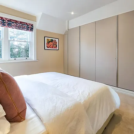 Exclusive 3 Bedroom Penthouse - 2 Bath & Mezzanine * 해러게이트