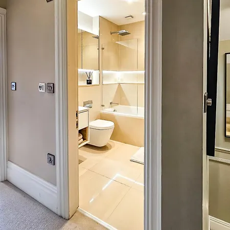 Exclusive 3 Bedroom Penthouse - 2 Bath & Mezzanine *