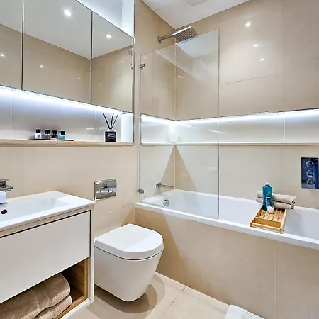 Exclusive 3 Bedroom Penthouse - 2 Bath & Mezzanine * 해러게이트