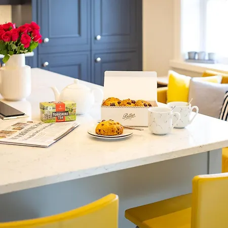 Apartman Exclusive 3 Bedroom Penthouse - 2 Bath & Mezzanine *